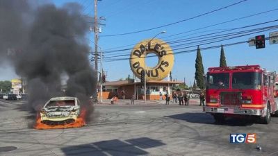 Scontri a Los Angeles per raid anti-migranti
