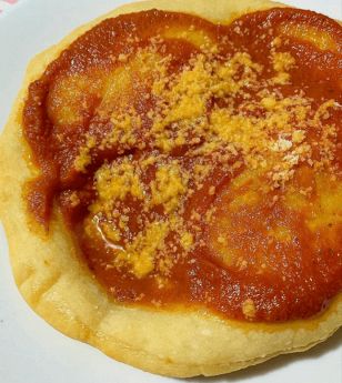 Pizza fritta con sugo e formaggio - Tarallucci e Vino