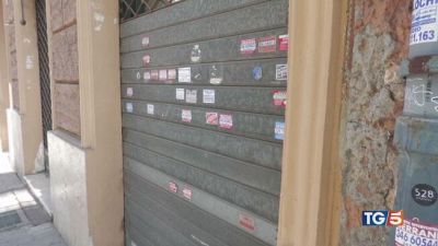 Pochi negozi aperti e trasporti in tilt