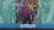 Giornalista portoghese scatenato: danza con i tifosi del Ghana