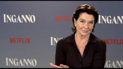 Guerritore a nudo in "Inganno": in Italia una madre non è anche donna