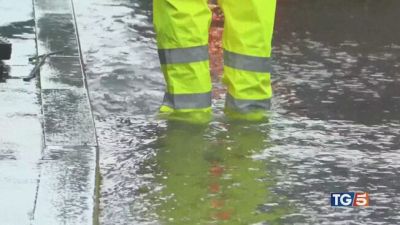 Piogge e allarme fiumi, nubifragio su Milano