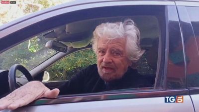 "M5S morto, fatevi un altro simbolo"