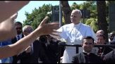L'abbaraccio del popolo di Cl a Papa Leone dal Meeting di Rimini