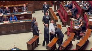 Referendum, Magi in aula Camera vestito da fantasma. Espulso