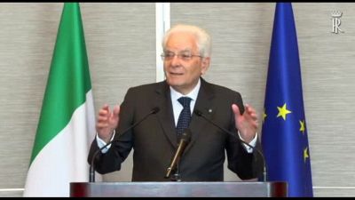 Mattarella in Cina invita a riequilibrio import-export e investimenti