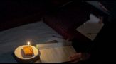 A Gaza City si studia nelle tende alla luce delle candele