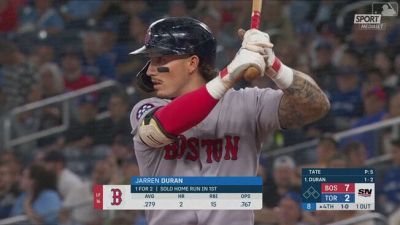 Inciampa e prende la pallina in rovesciata: spettacolo in Mlb