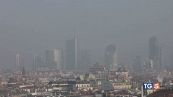 Allarme smog a Milano. Droghe nell'aria a Roma