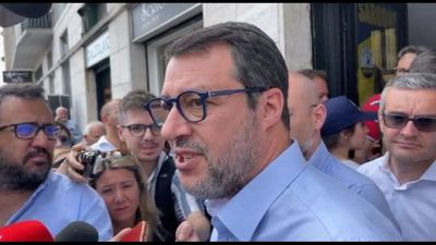 Ucraina, Salvini: Macron instabile, criminale parlare di guerra