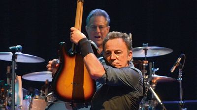 Tutte le uscite di ottobre 2024 su Disney Plus, dal dramma con Sarah Paulson alla storia di Bruce Springsteen