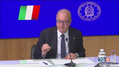 Aggressioni ai docenti, arresto in flagranza