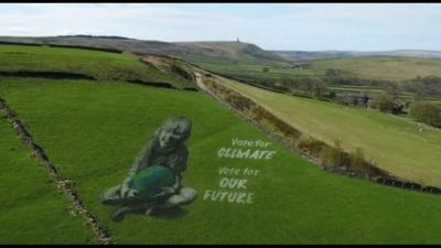 Giornata della Terra, spunta dipinto di 50m su una collina britannica