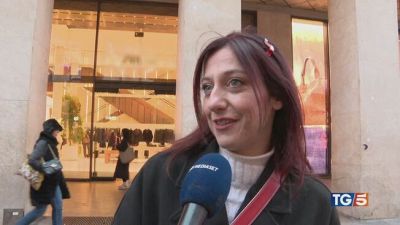 Tra doni e prelibatezze, ultime spese di Natale