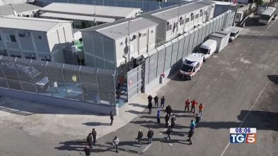 Albania: i 43 migranti tornano in Italia
