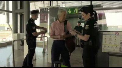 Spagna-Italia, primi controlli a turisti italiani in arrivo a Madrid