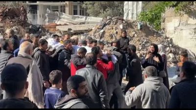 I palestinesi sotto i raid in attesa di tregua: "La morte ci segue"