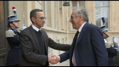 Francia, nasce il governo Bayrou con 17 donne e 17 uomini