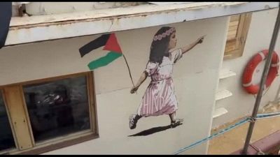 Global Sumud Flotilla, le due opere di Laika sulla "Nave Madre"