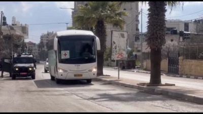 Il bus coi detenuti palestinesi rilasciati è in Cisgiordania