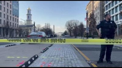 Furgone contro barricata di sicurezza, area della Casa Bianca chiusa