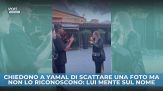 Chiedono a Yamal di scattare una foto ma non lo riconoscono. Lui mente sul nome