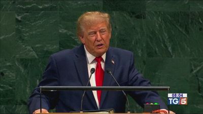 Trump all'Iran: "Accordo o vi anniento"