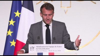Auto elettrica, Macron: Stellantis investirà un miliardo a Mulhouse