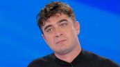 Tre metri sopra il cielo, il flirt di Riccardo Scamarcio con una ragazza dell’elite romana