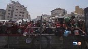 Pausa tattica, a Gaza primi camion di aiuti