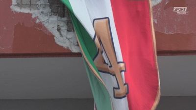 L'attesa di Napoli: le bandiere con il 4 e i tifosi già in piazza