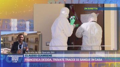 Francesca Deidda, una macchia di sangue sui cuscini del divano