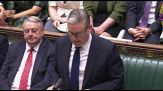 L'addio di Starmer ai parlamentari britannici tra gli applausi