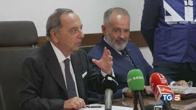 Spioni e spiati e la polemica cresce