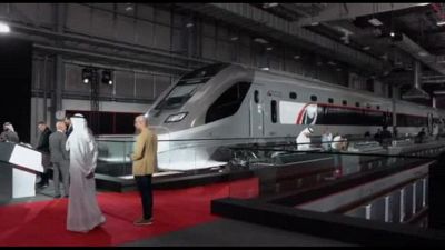 Un treno ad alta velocità collegherà Abu Dhabi a Dubai in 30 minuti