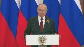 Putin spiazza l'Occidente e apre all'Ue, "la guerra sta finendo, trattiamo"