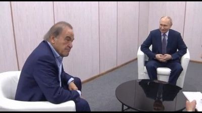 Putin riceve il regista americano Oliver Stone