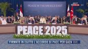 Breaking News delle 21.30 | Firmato in Egitto l'accordo di pace per Gaza