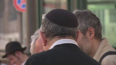 Calci, insulti e sputi, a Milano aggressione choc a un rabbino