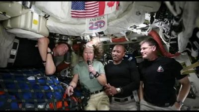 Artemis II verso il rientro, conto alla rovescia per l'ammaraggio