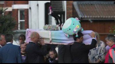 I funerali di Elsie Dot Stancombe, uccisa nell'attacco di Southport