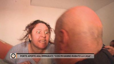 Porte aperte agli immigrati: "Così mi hanno rubato la casa"