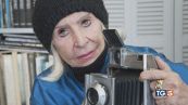 La fotografa delle dive espone i suoi scatti a Brescia
