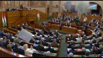 Ungheria, approvata norma che vieta lo svolgimento del Pride