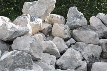 Aurisina Quarry estrazione marmo