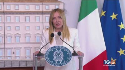 Economia in crescita Meloni: "L'Italia ci sorprende"