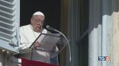 Francesco con i poveri "Basta guerra e fame"