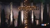 Papa alla Via Crucis, "Il mondo è a pezzi"