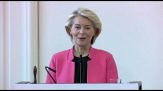 Von der Leyen: ipotesi di posticipare accesso social media per bambini