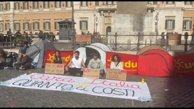 Le tende degli studenti davanti a Montecitorio contro il caro affitti